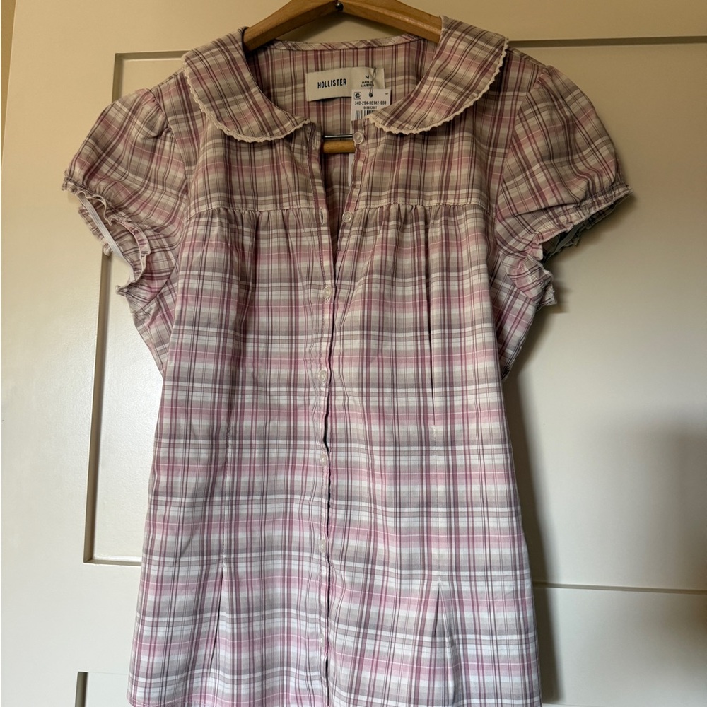 Hollister Pink and White Plaid Short-Sleeve Button Down Top